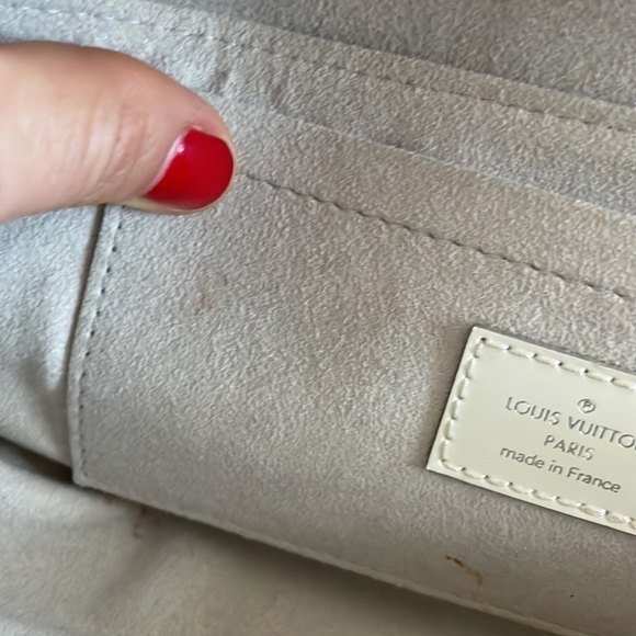 Louis Vuitton Epi Leather Montaigne Clutch Bag - Picture 11 of 15